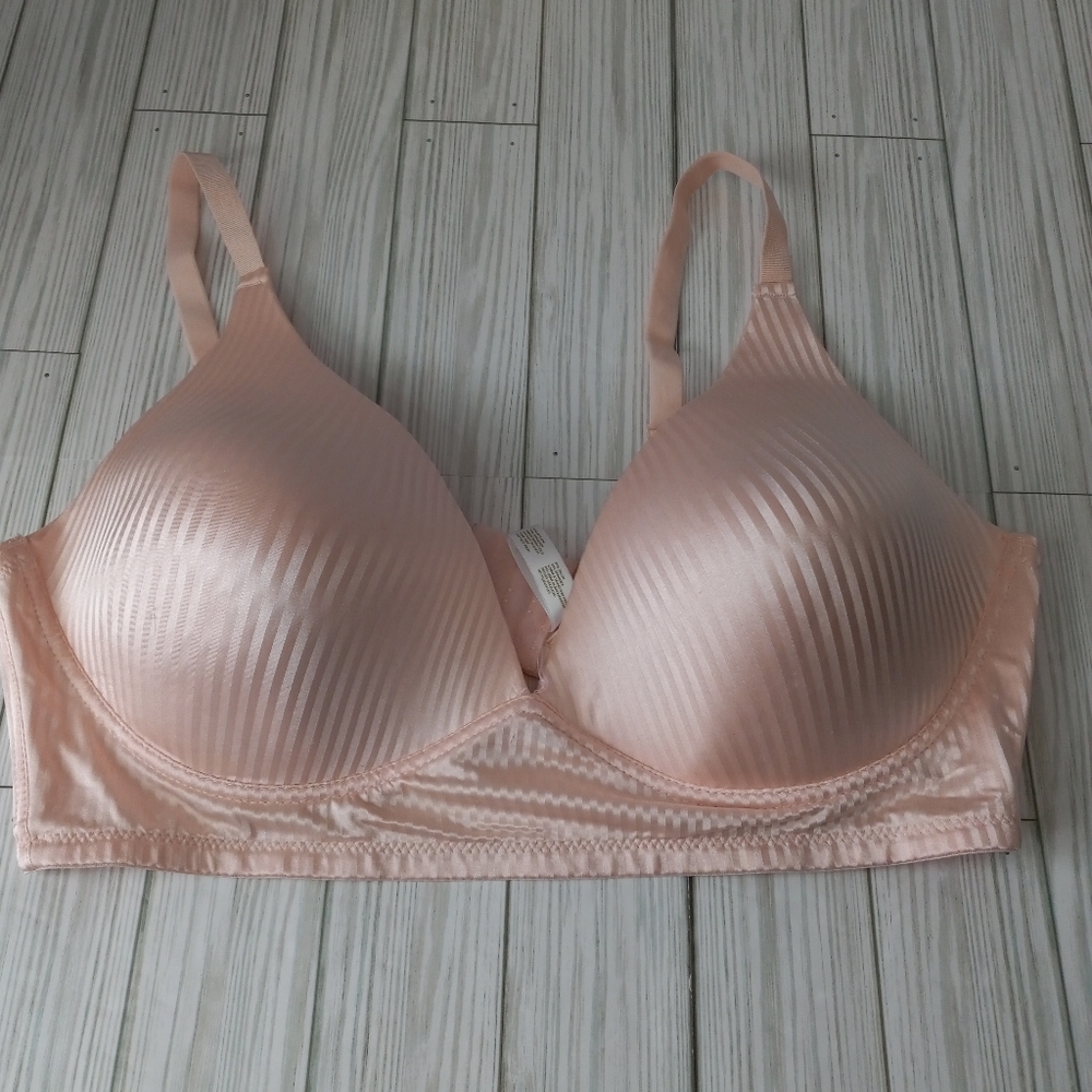 Adrienne Vittadini Tshirt Bra